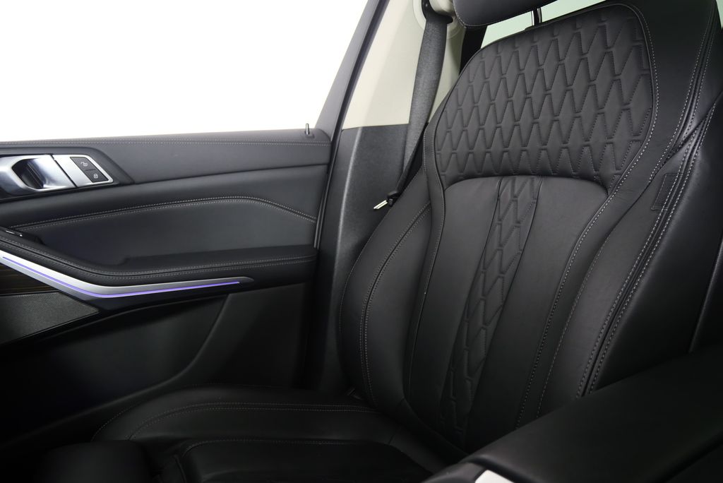 2023 BMW X7 xDrive40i 29