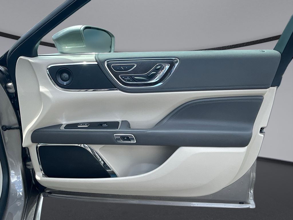 Thumbnail: 2020 Lincoln Continental - 27