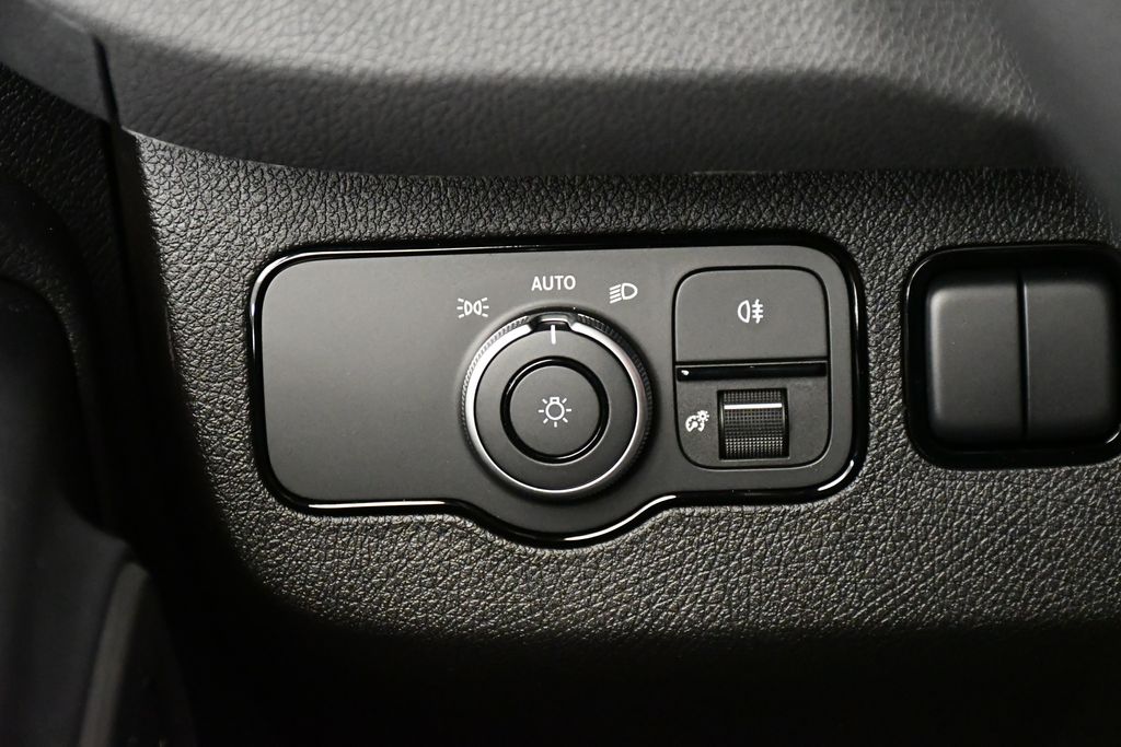 Thumbnail: 2025 Mercedes-Benz Sprinter - 10