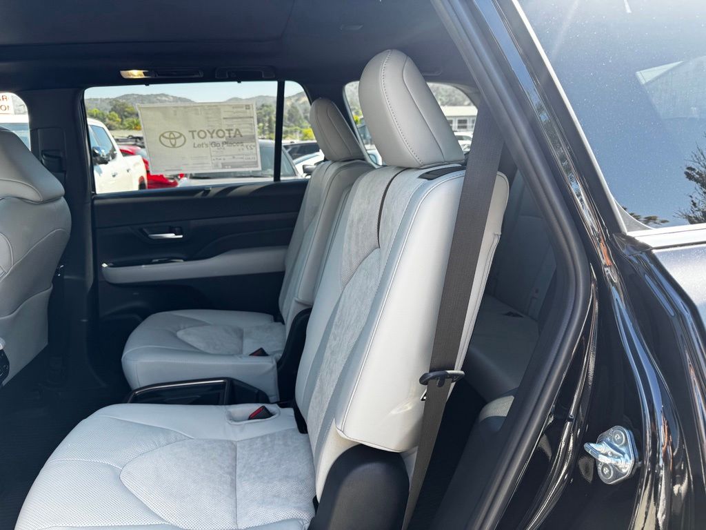 New 2026 Toyota Grand Highlander Hybrid SUV