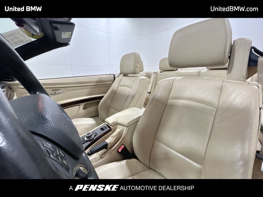 Thumbnail: 2011 BMW 3 Series - 12