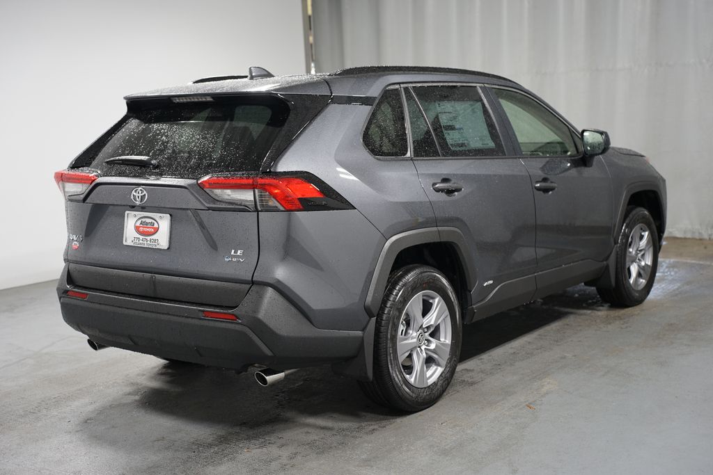2025 Toyota RAV4 LE 8