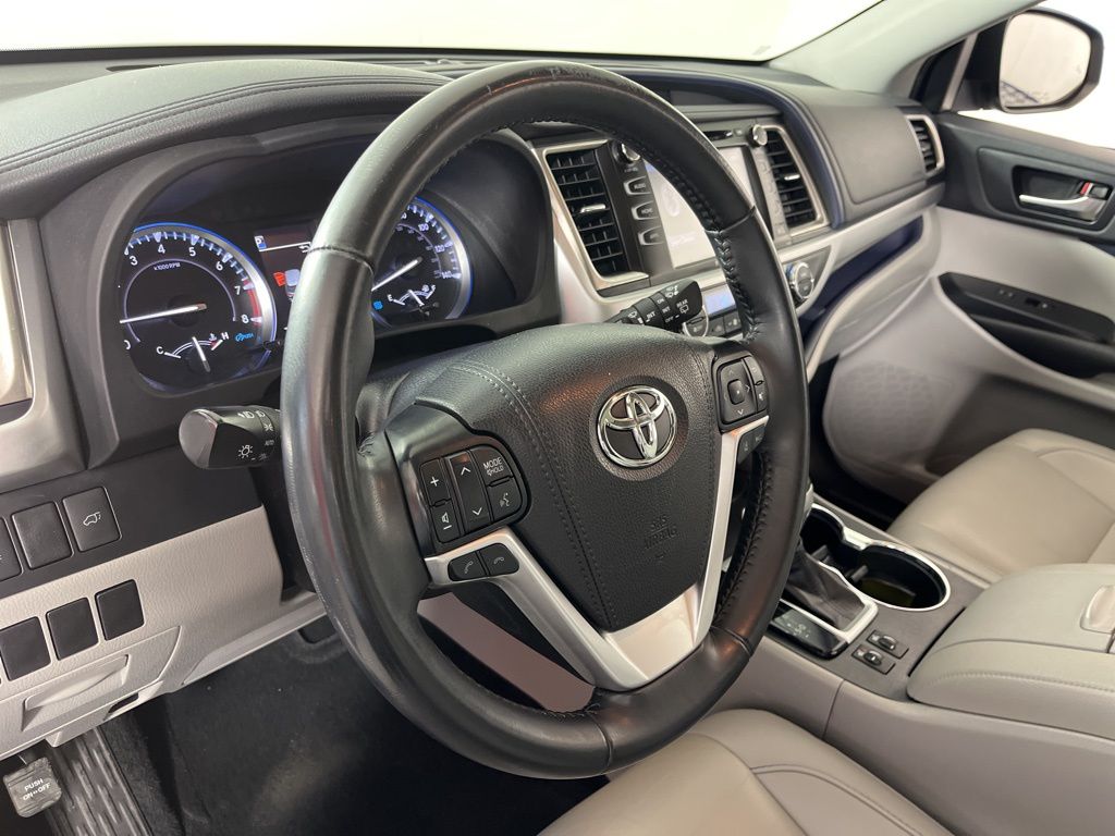 2019 Toyota Highlander XLE 28