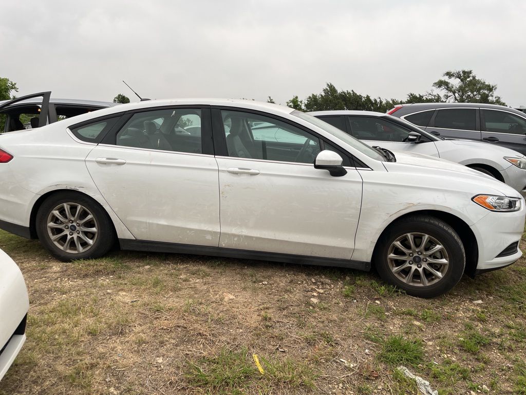 2016 Ford Fusion S 2
