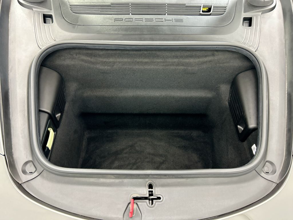 Thumbnail: 2016 Porsche 911 - 28