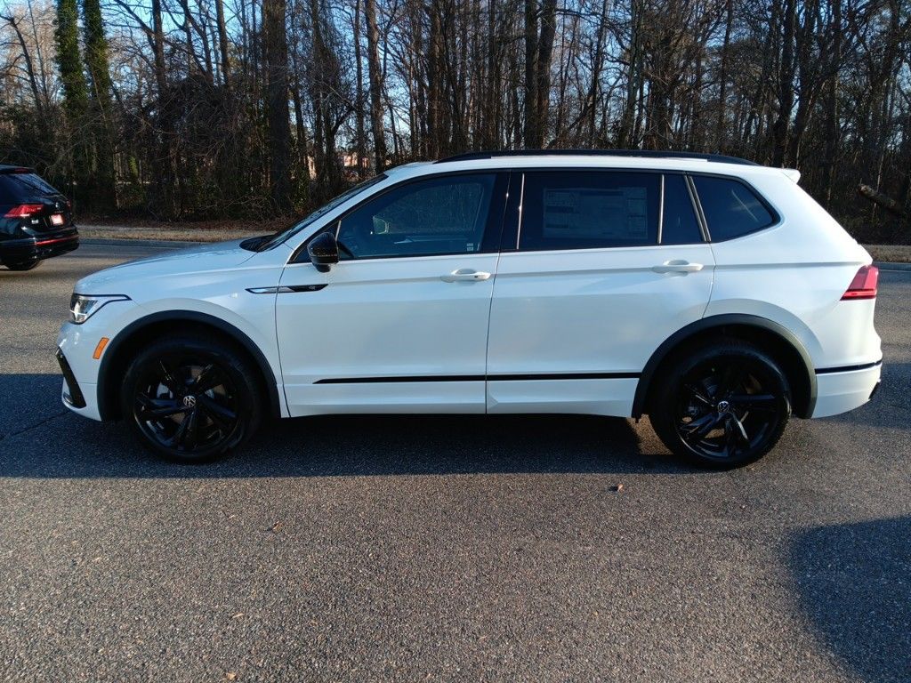 2024 Volkswagen Tiguan 2.0T SE R-Line Black 2