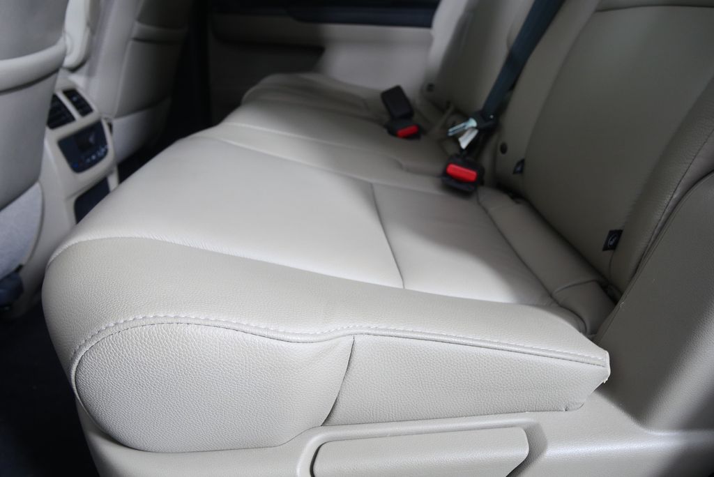 Thumbnail: 2018 Honda Pilot - 15