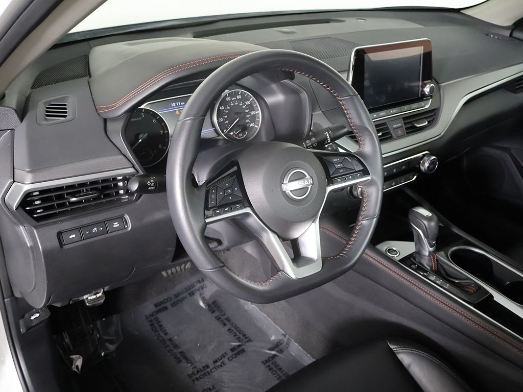 Used 2024 White Nissan 2.5 SR image 23