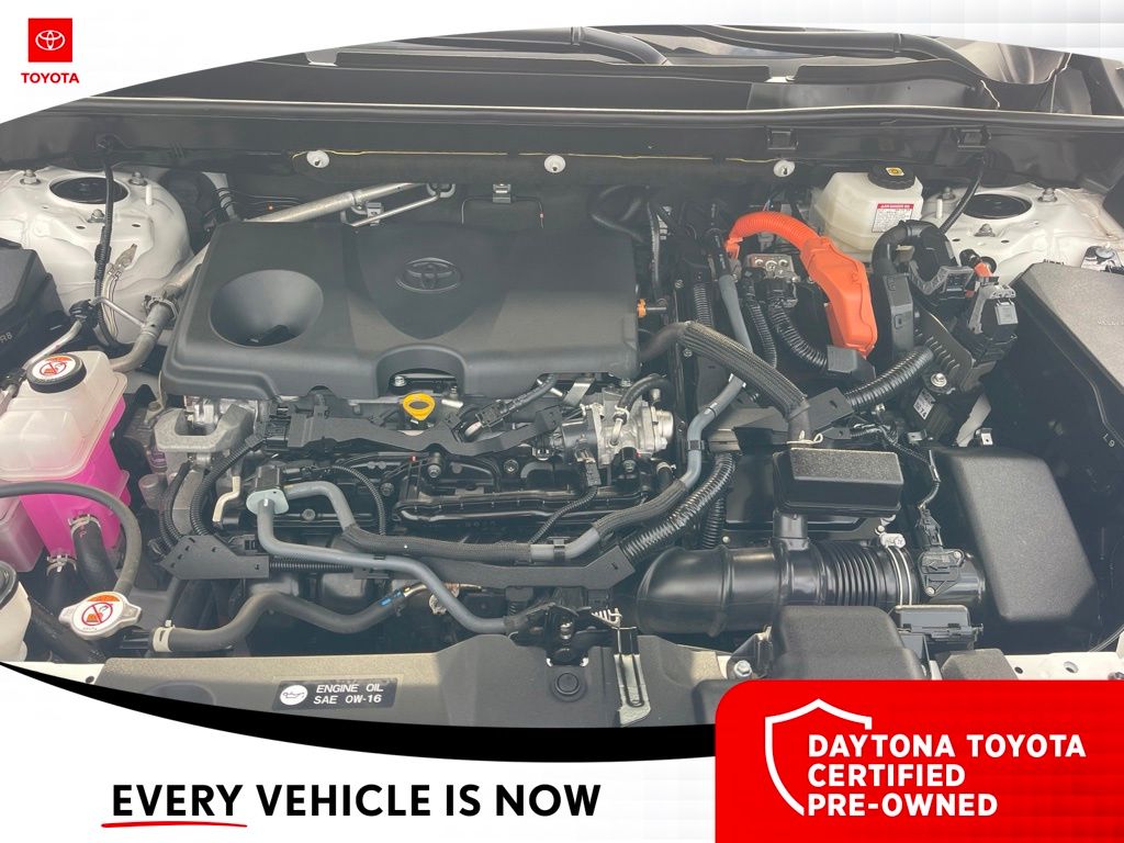 2024 Toyota RAV4 XLE - Photo 29