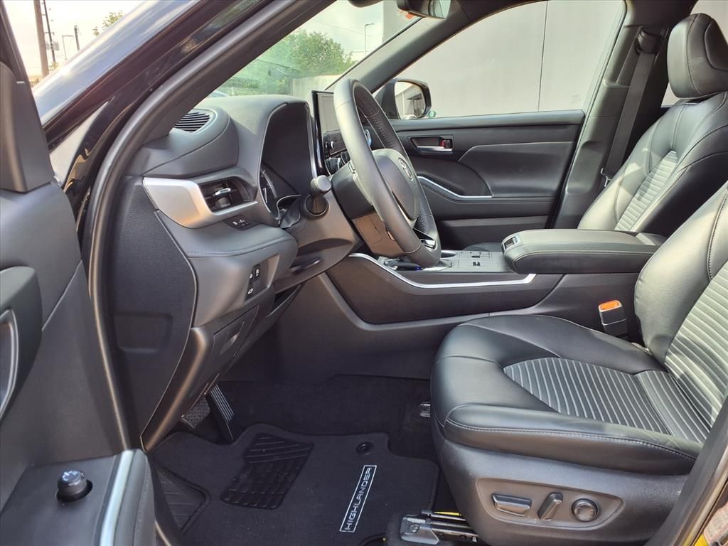 2024 Toyota Highlander XSE - 10