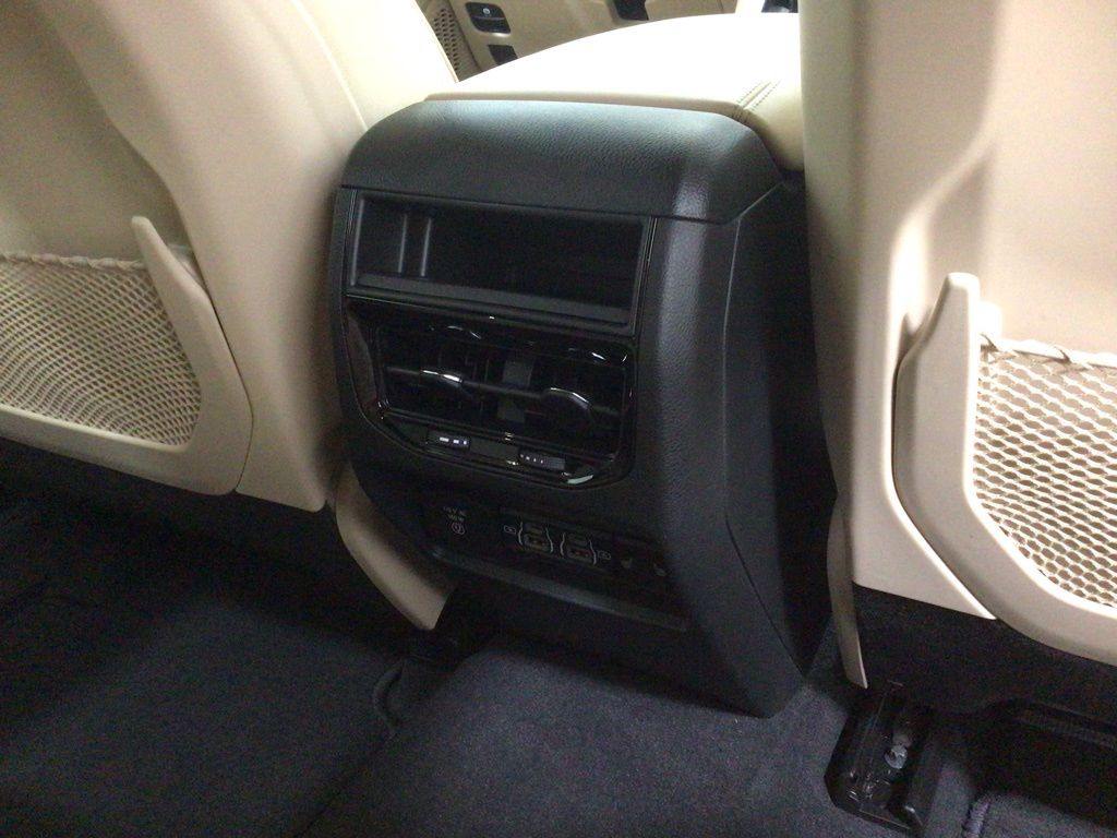 Used 2025 Jeep Grand Cherokee SUV