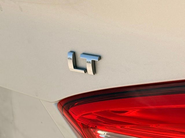 Used 2018 Silver Chevrolet LT image 7