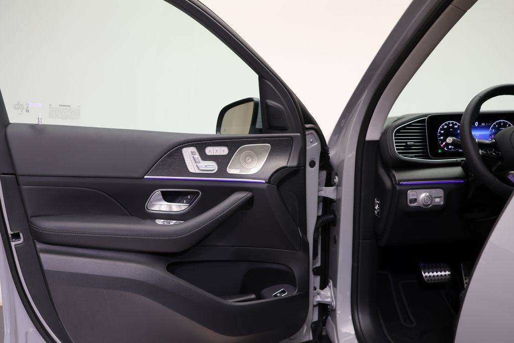 Thumbnail: 2026 Mercedes-Benz GLS - 30