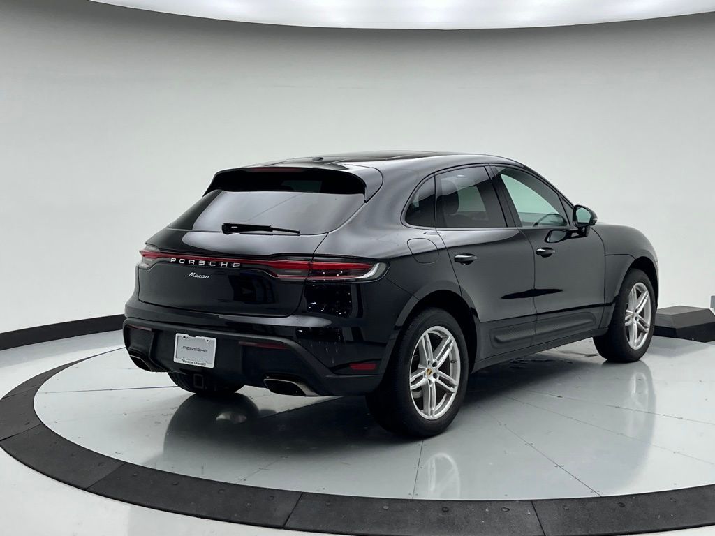 Thumbnail: 2024 Porsche Macan - 9