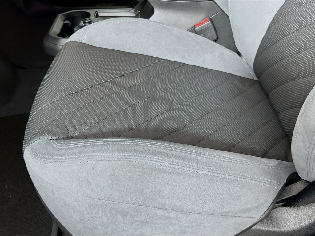 Thumbnail: 2026 BMW iX - 21