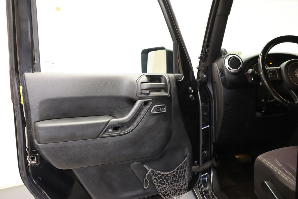 Thumbnail: 2013 Jeep Wrangler - 23
