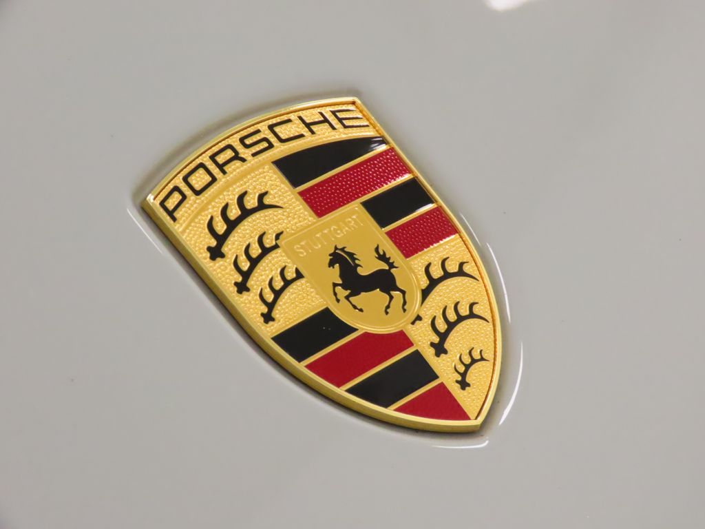 Thumbnail: 2022 Porsche Macan - 13
