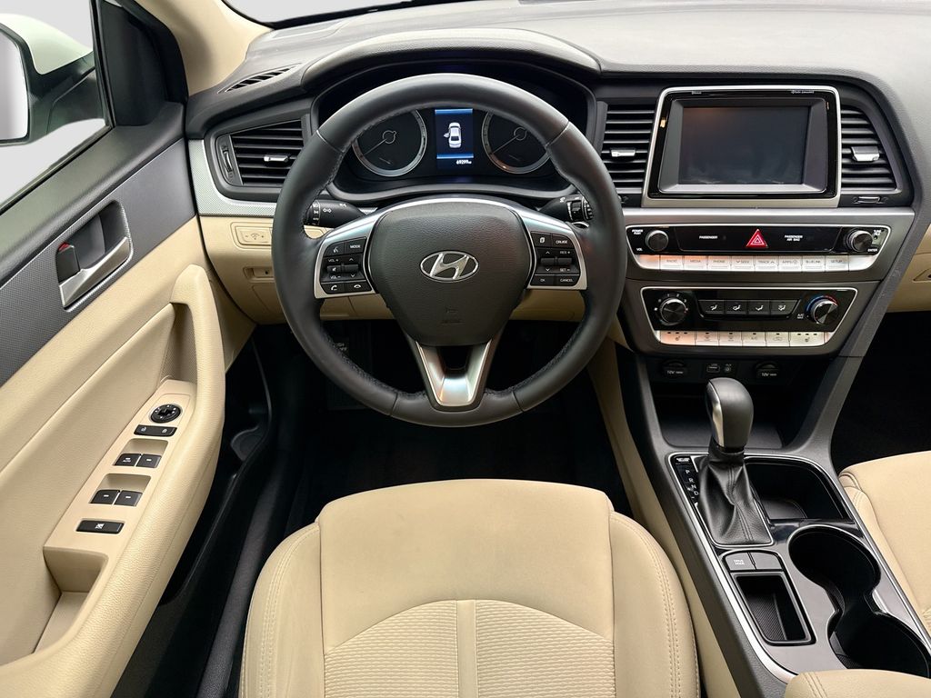 Thumbnail: 2018 Hyundai Sonata - 10