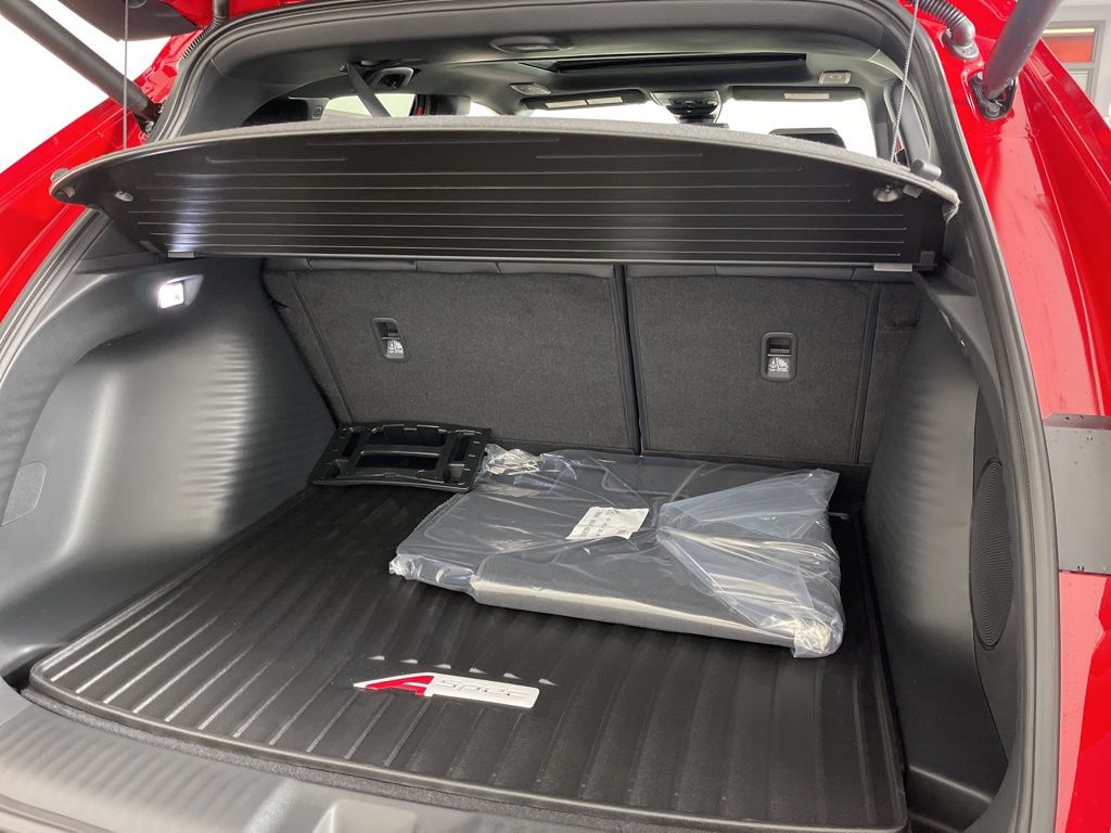 Thumbnail: 2025 Acura ADX - 21