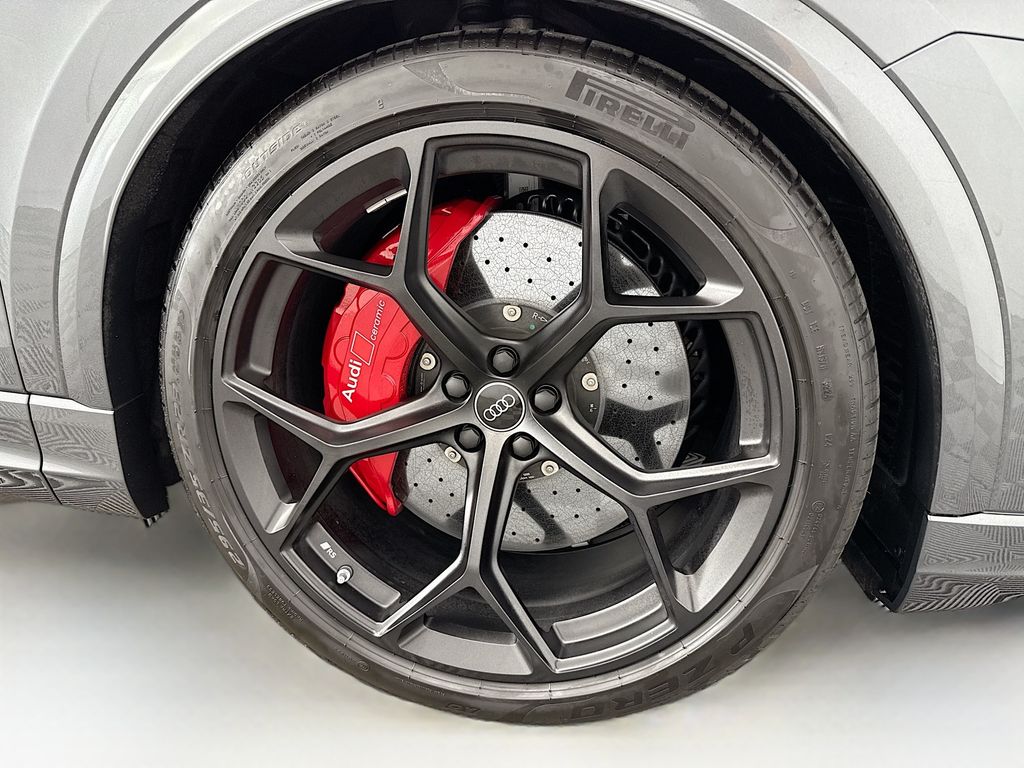 Thumbnail: 2025 Audi RS Q8 - 31