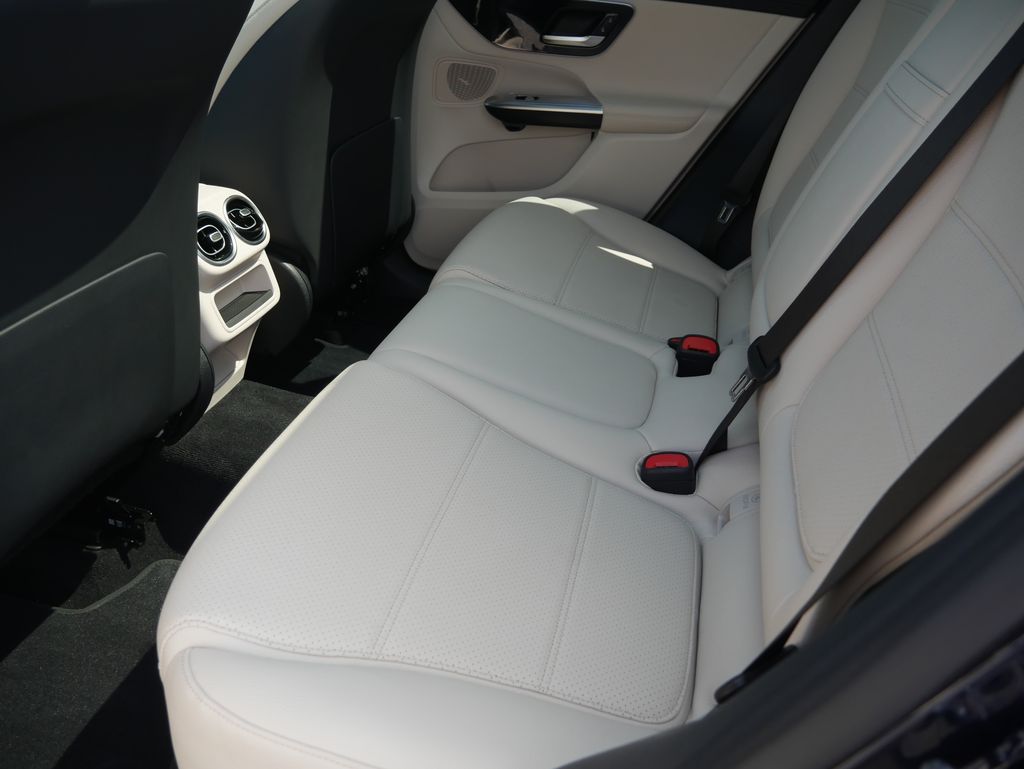 Thumbnail: 2024 Mercedes-Benz GLC - 20