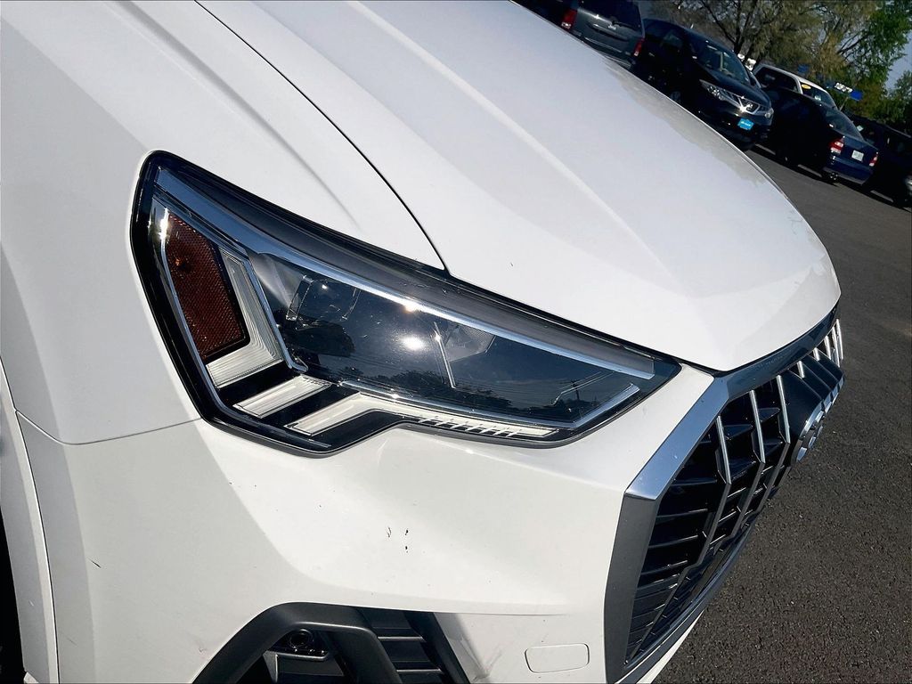 2025 Audi Q3 — photo 25