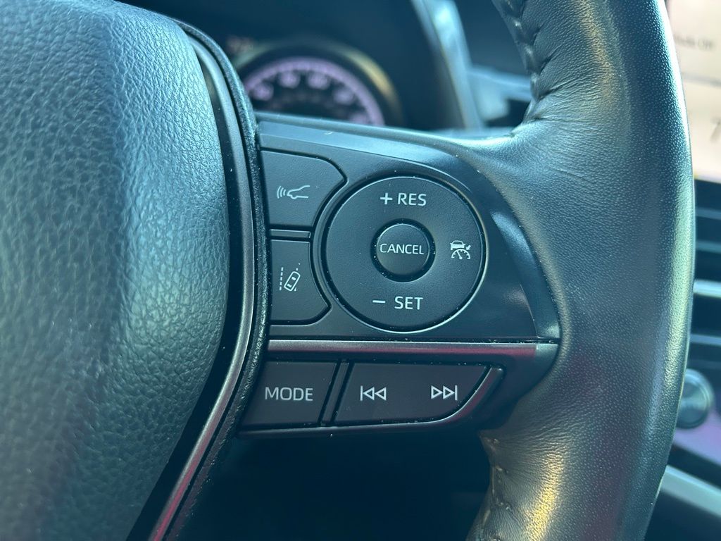 Thumbnail: 2022 Toyota Camry - 19