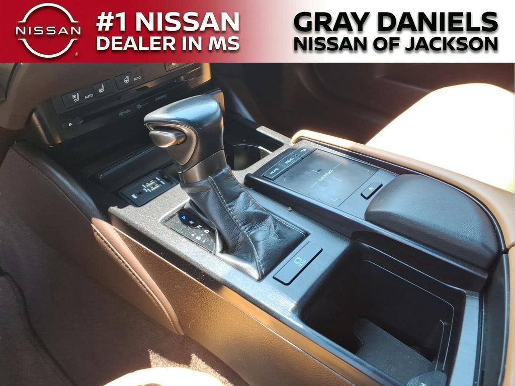 Used 2020 Lexus ES Sedan