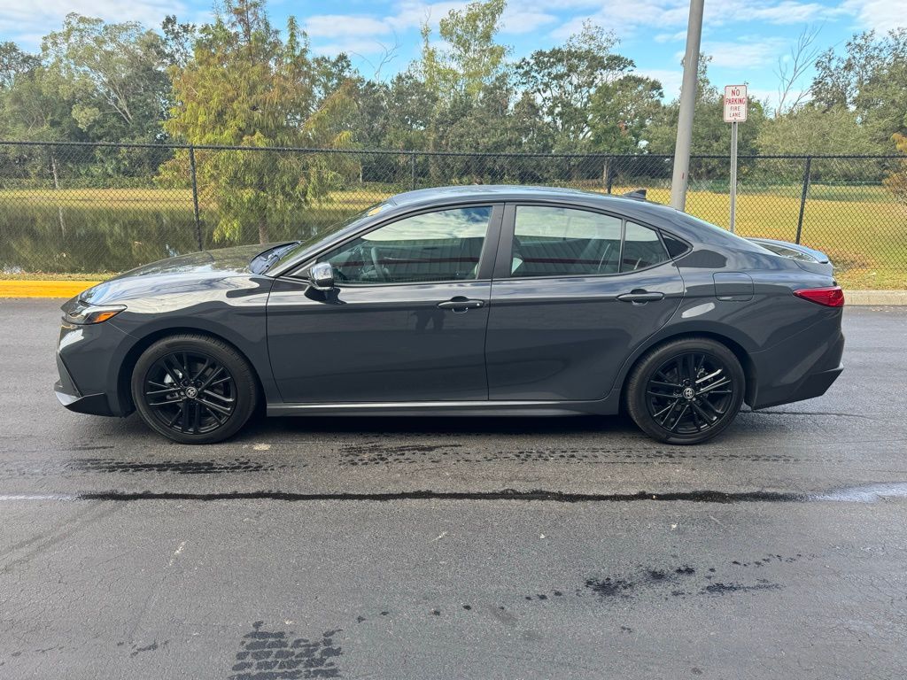 2025 Toyota Camry SE 2