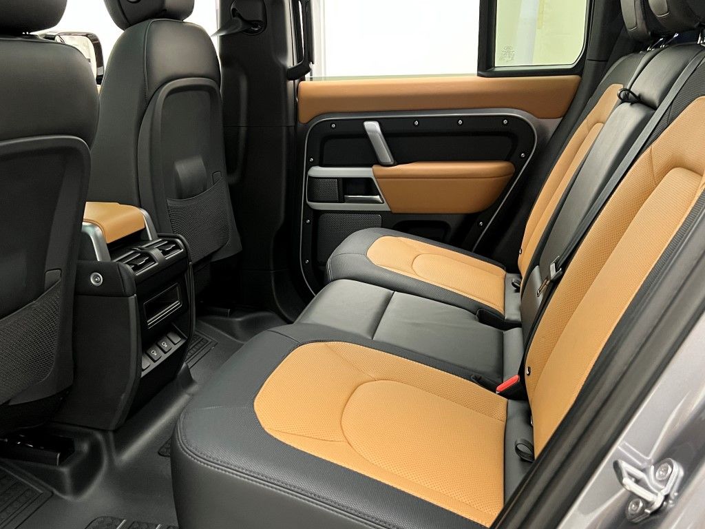 Thumbnail: 2024 Land Rover Defender - 18