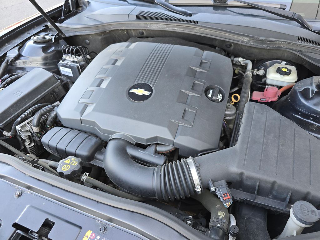 2015 Chevrolet Camaro 1LT photo 16