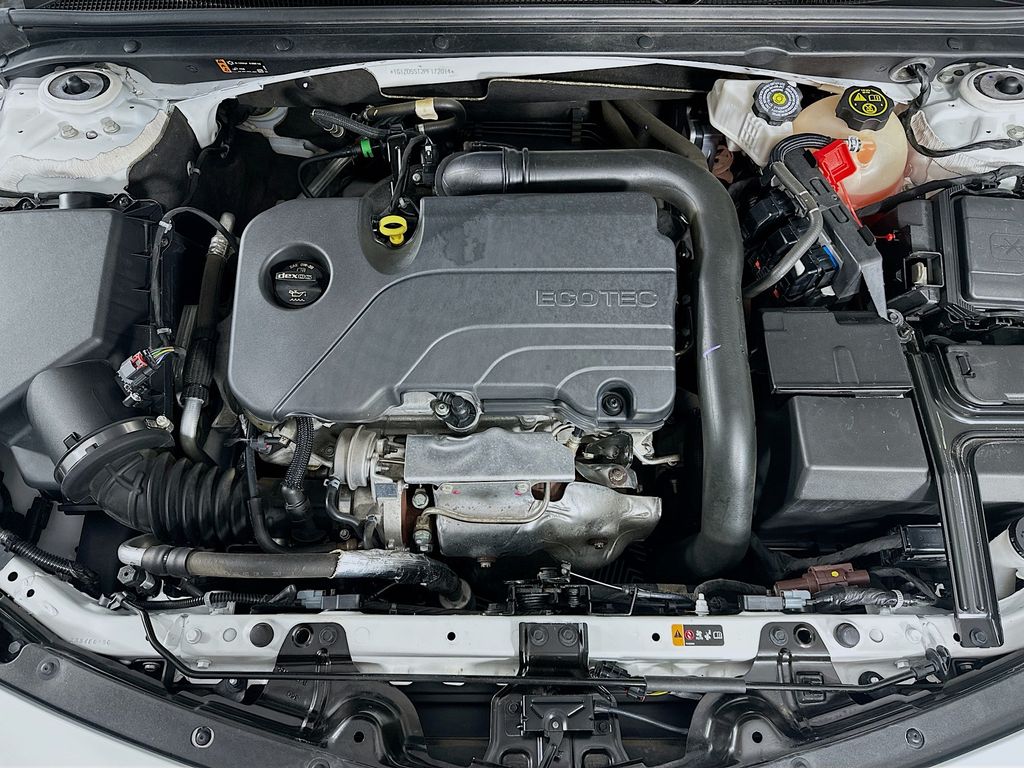 Used 2023 White Chevrolet LT image 31