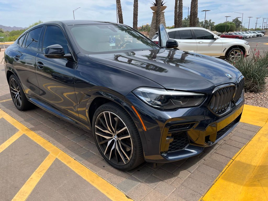 2022 BMW X6 M50i 2