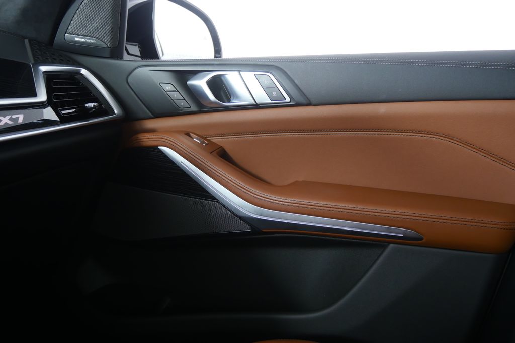 Thumbnail: 2024 BMW X7 - 26