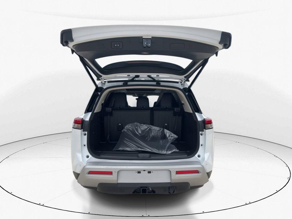 2025 Everest White Pearl Tricoat Nissan Pathfinder Platinum 4X4 SUV