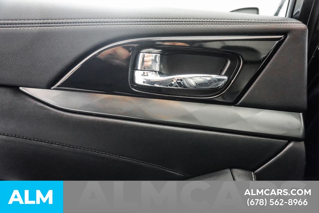 Used 2023 Black Nissan 3.5 SL image 55