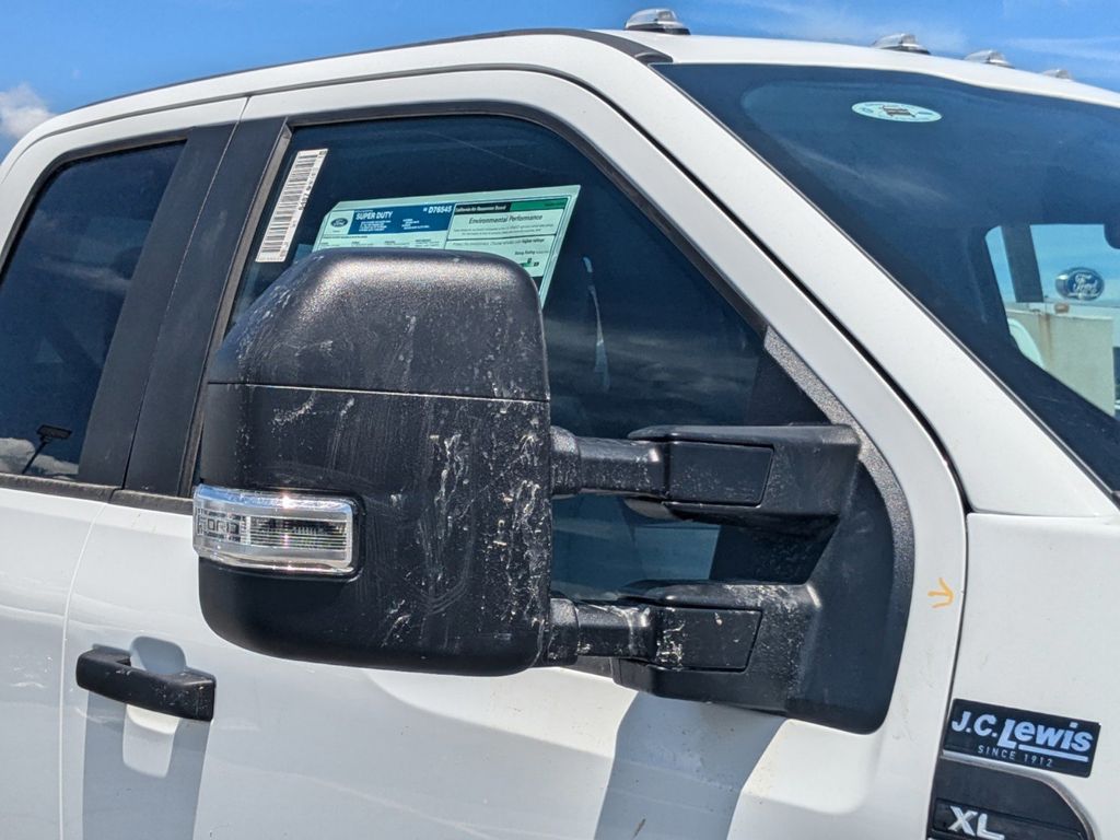 2025 Ford F-350 Super Duty XL