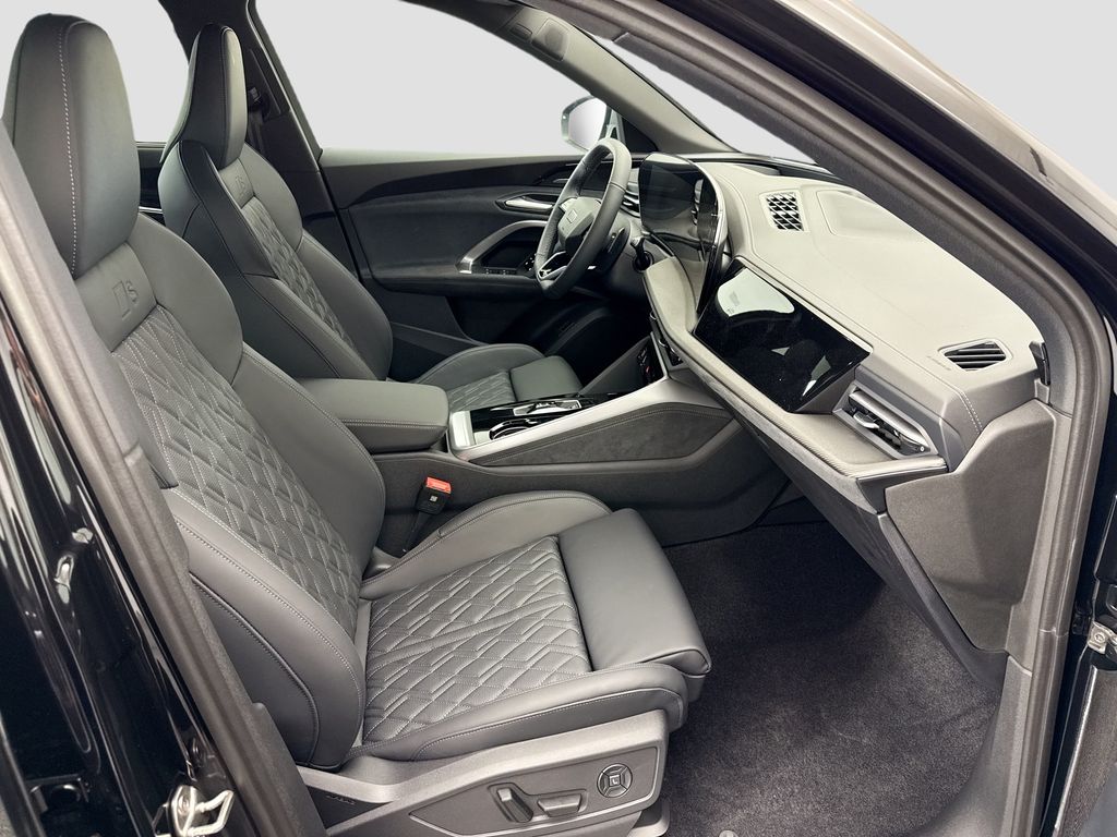 Thumbnail: 2025 Audi SQ5 - 19