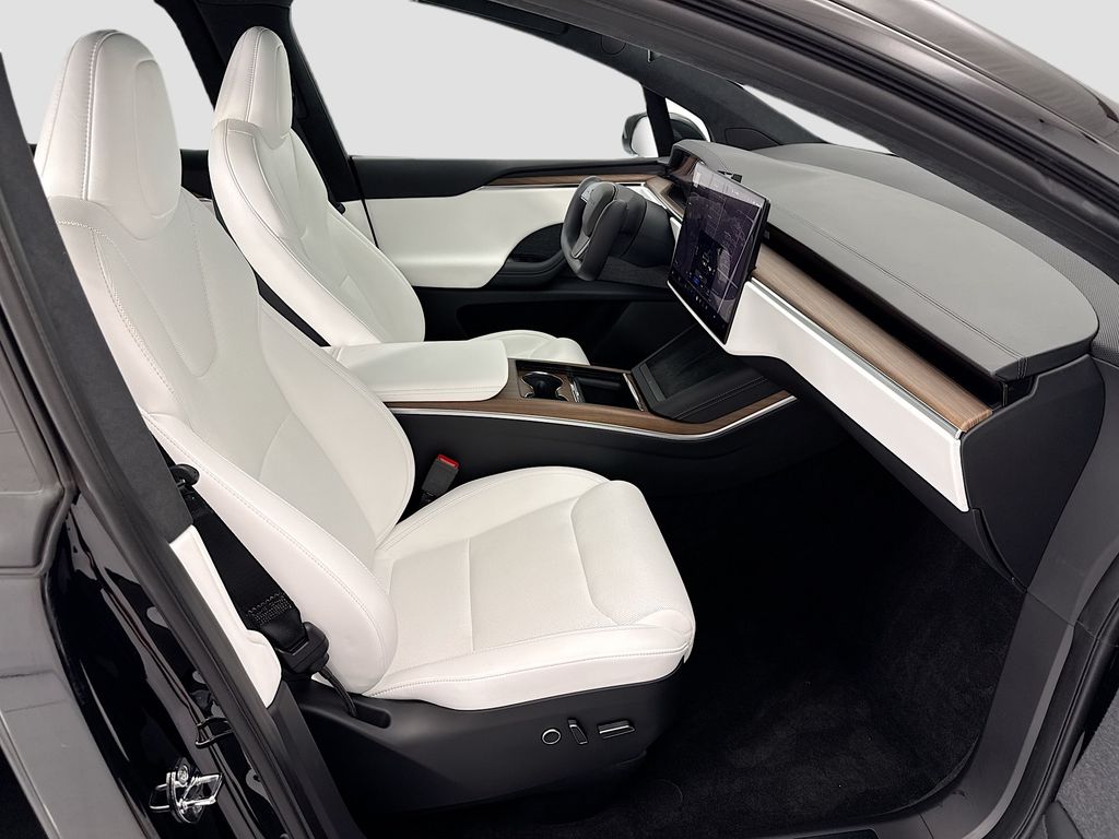 Thumbnail: 2023 Tesla Model X - 19