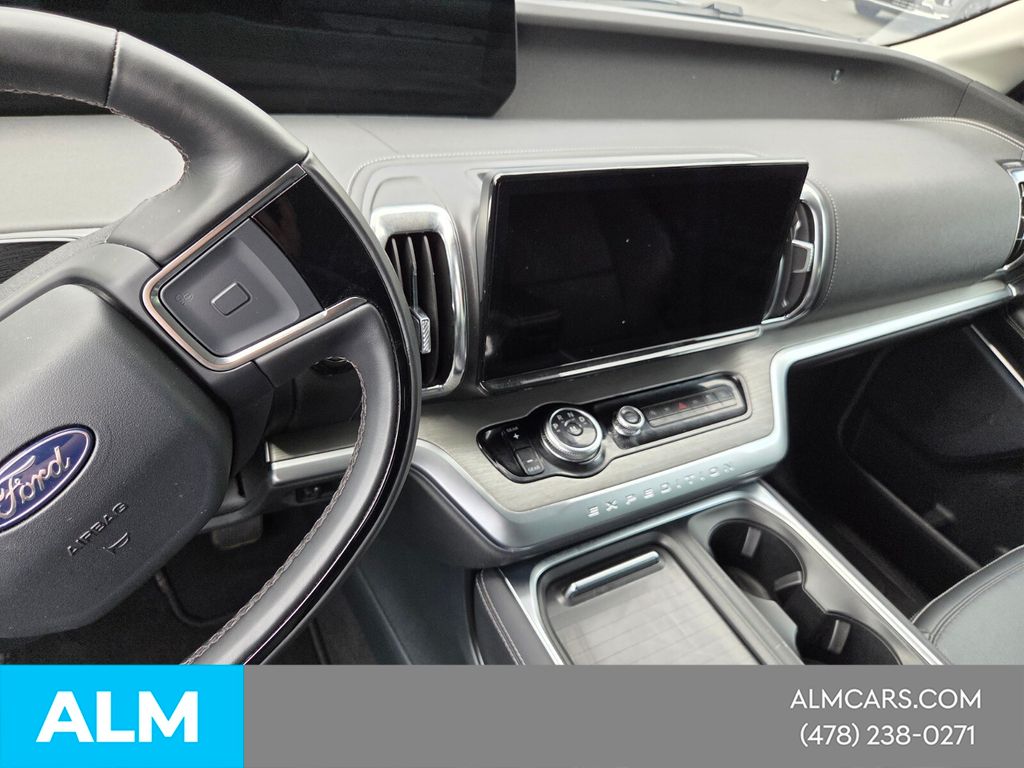 Used 2025 Black Ford Platinum image 24