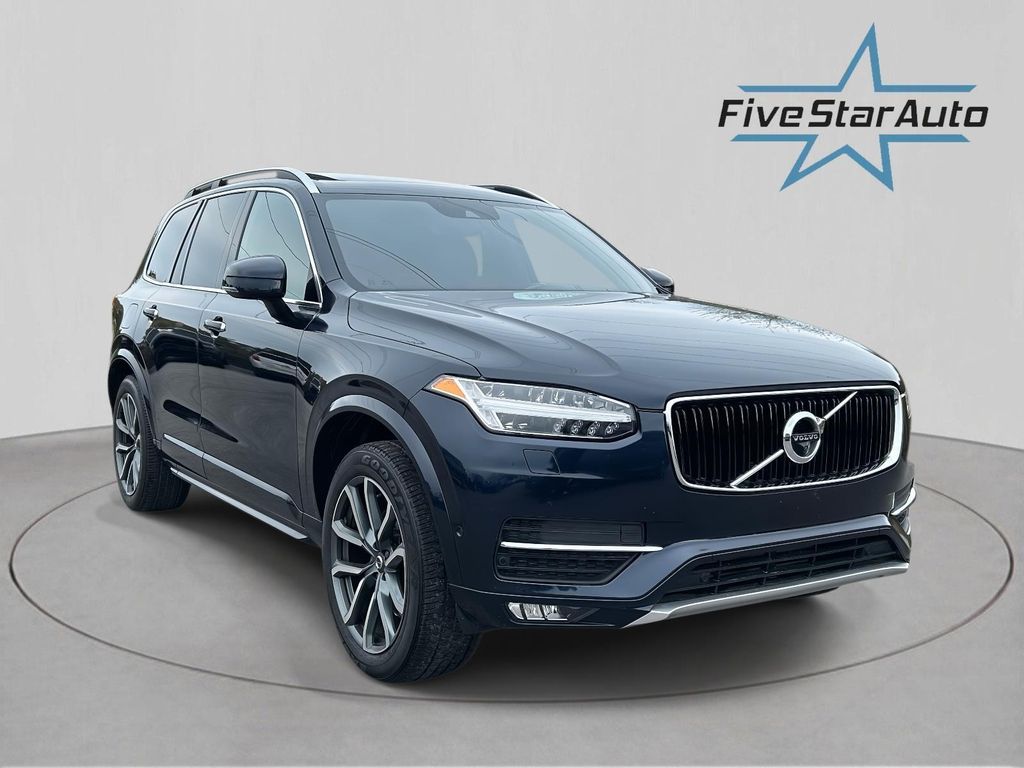 2017 Volvo XC90 T6 Momentum AWD