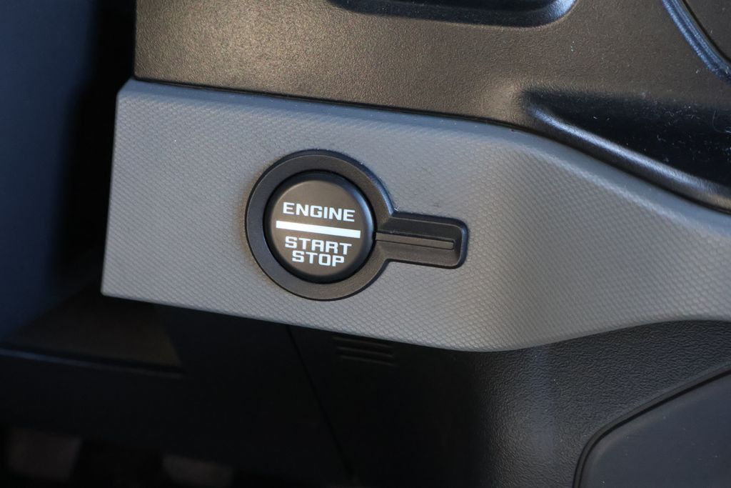 Thumbnail: 2022 Ford Bronco - 22