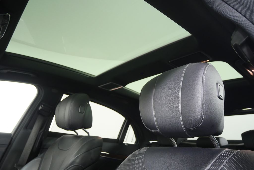Thumbnail: 2015 Mercedes-Benz S-Class - 9