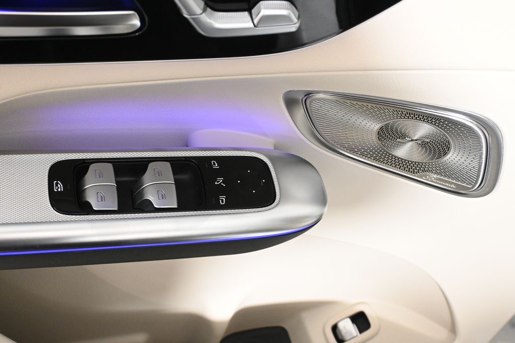 Thumbnail: 2025 Mercedes-Benz GLC - 30