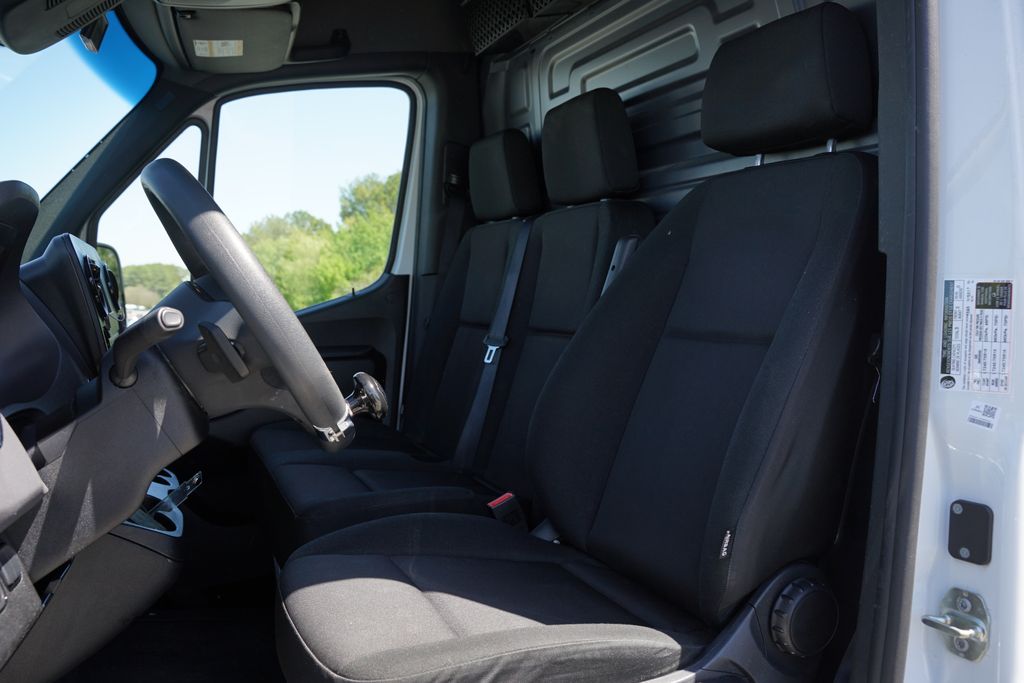 Thumbnail: 2024 Mercedes-Benz Sprinter - 25