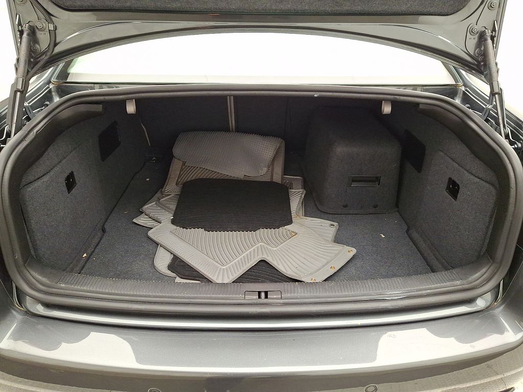 Thumbnail: 2003 Audi RS 6 - 28