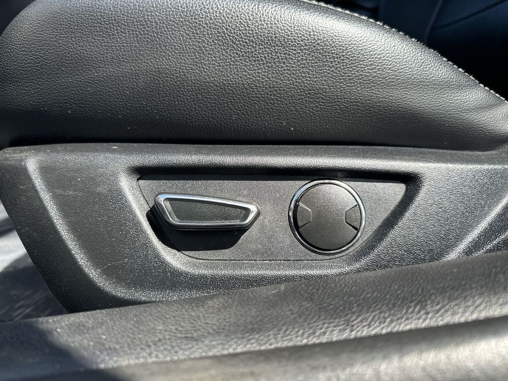 2019 Ford Mustang EcoBoost Premium - 11