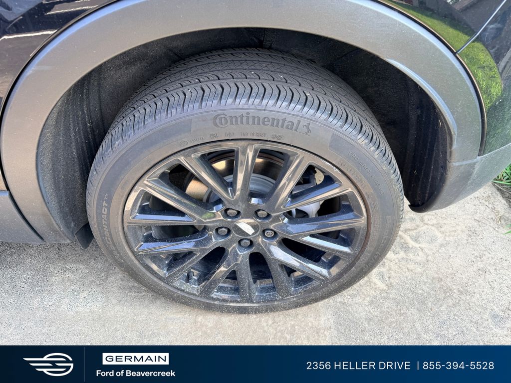 Used 2023 Black Cadillac Premium Luxury image 5