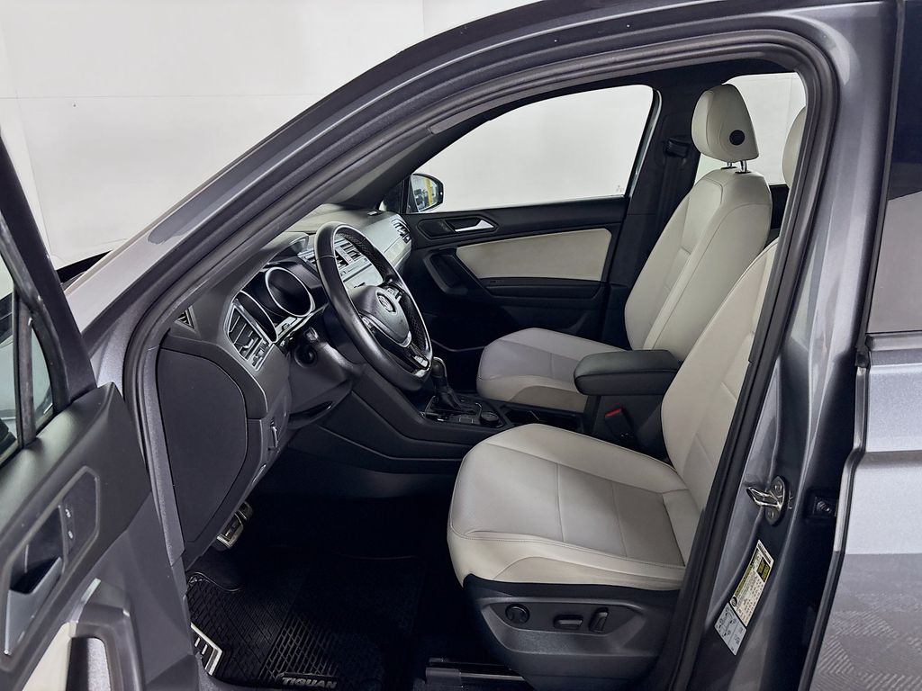 2021 Volkswagen Tiguan 2.0T SE R-Line Black