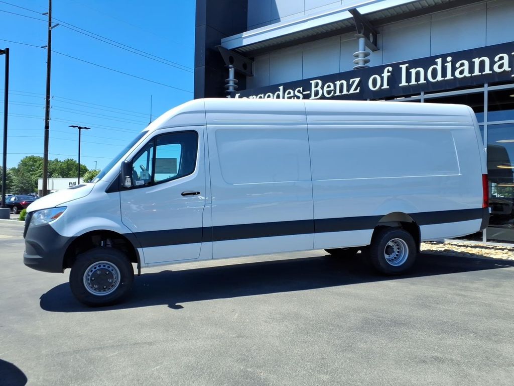 New 2026 Arctic White Mercedes-Benz Cargo 170 WB image 2
